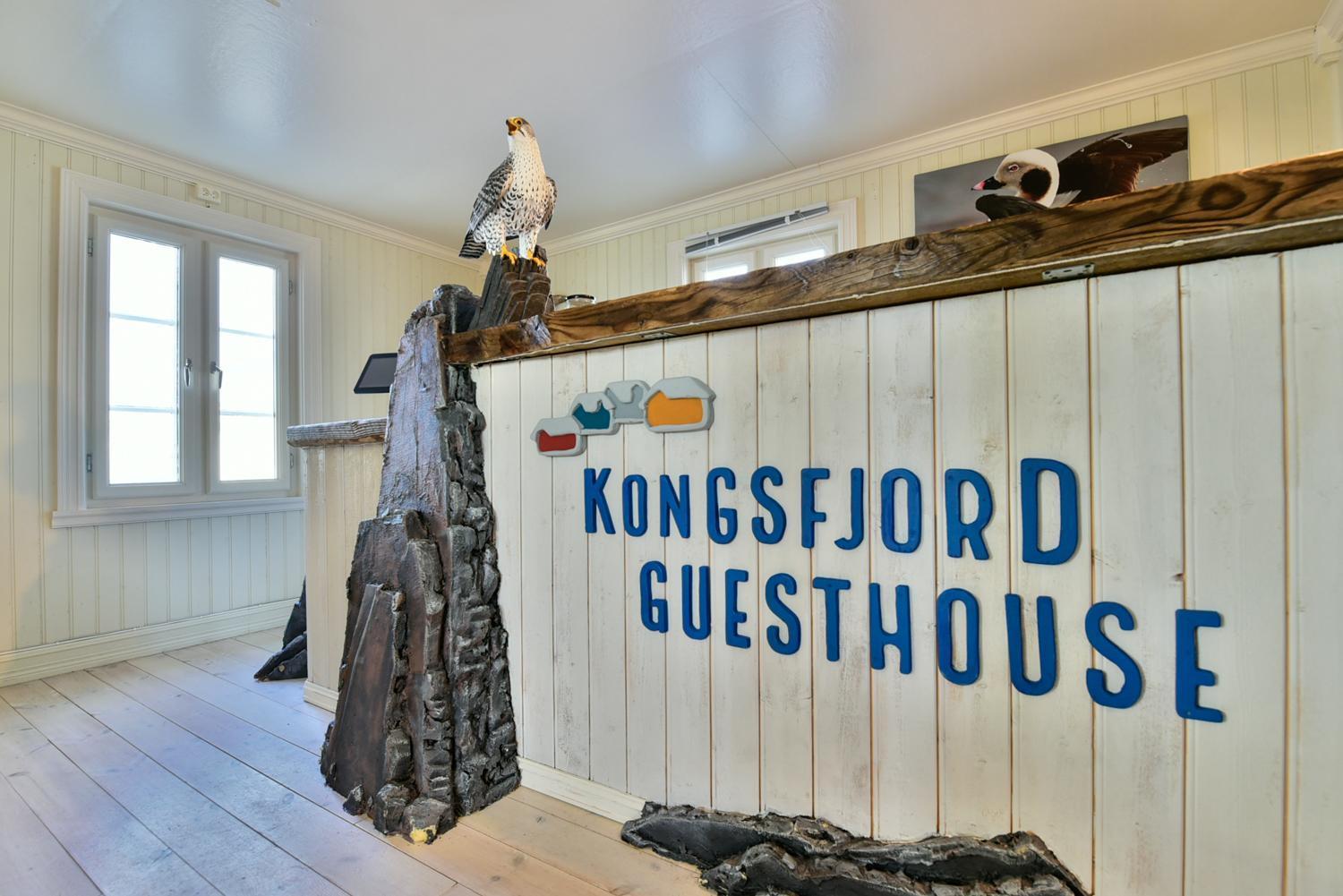 Kongsfjord Arctic Lodge Екстериор снимка